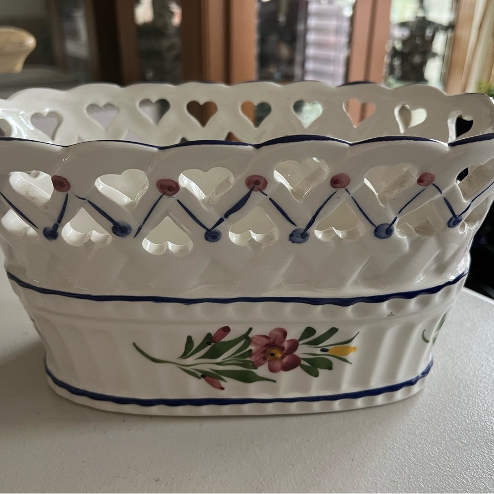 Vintage made in Portugal rccl hand painted Gladys ceramic basket pot blue.